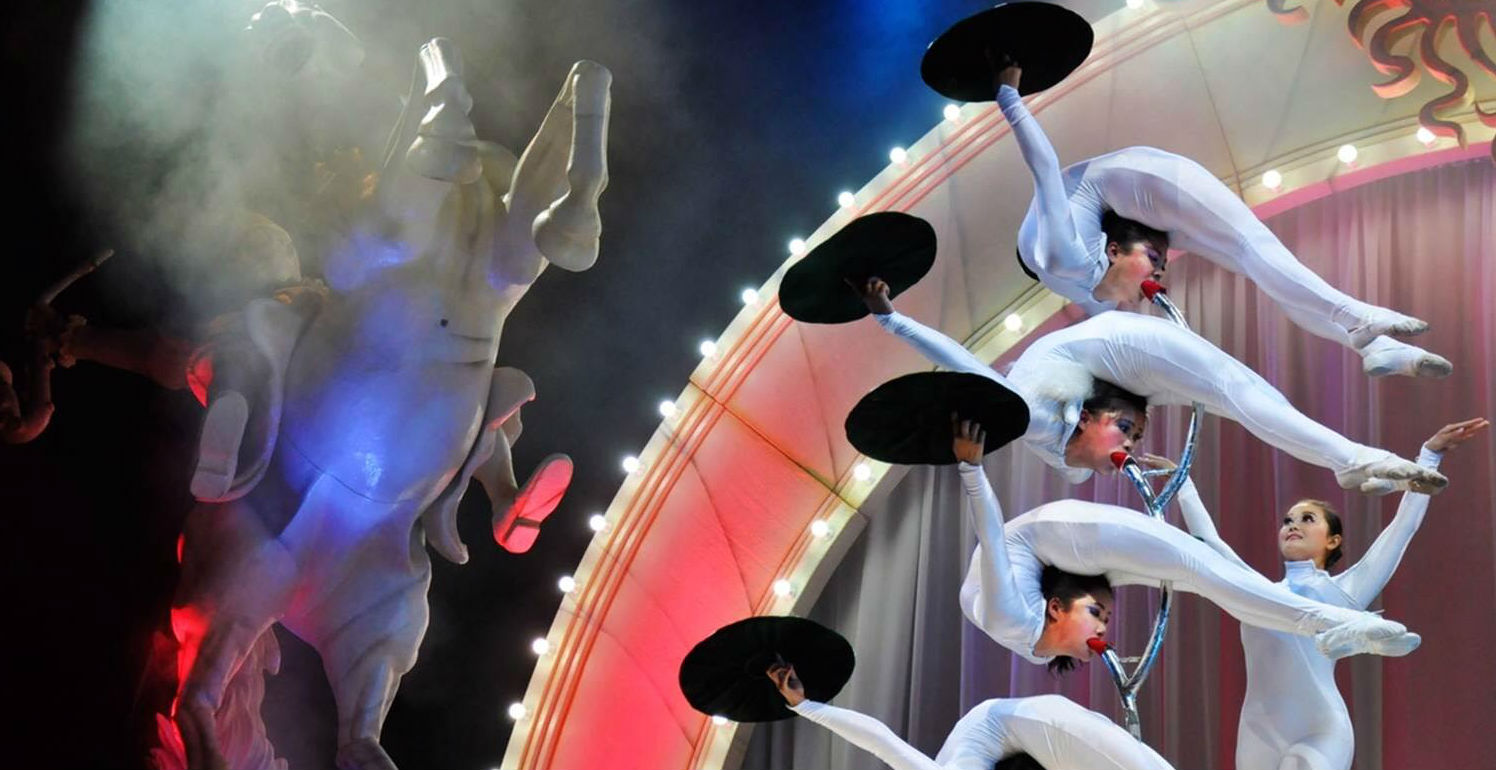 Una Cenicienta llena de acrobacias une los mundos del Cirque du Soleil y  Walt Disney - Teatro Barcelona